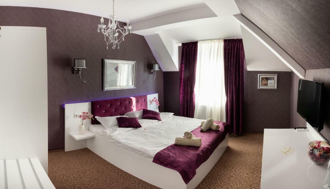 ANTIQUES&GOLD Boutique Hotel Varna Extérieur photo