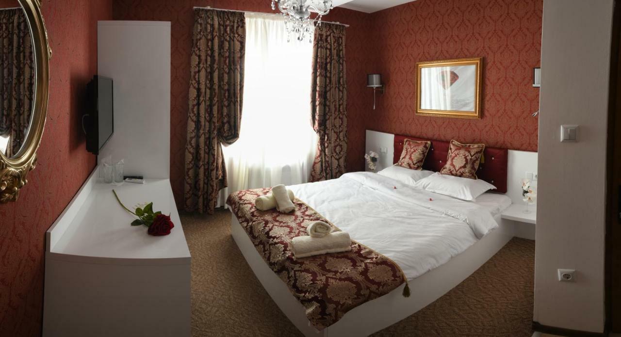 ANTIQUES&GOLD Boutique Hotel Varna Extérieur photo